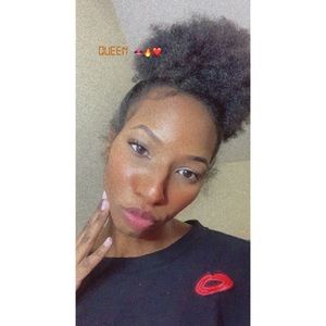 Meet your Posher, Jenise 👘👠💎💰